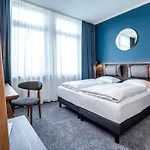 Mercure Center Hotel 3*