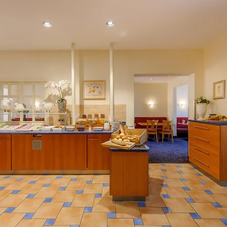 Ξενοδοχείο Mercure Center 3*