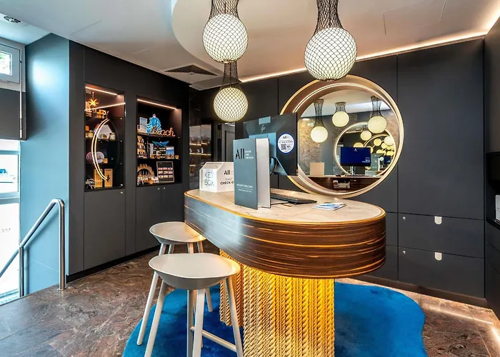 Mercure Center Hotel 3*